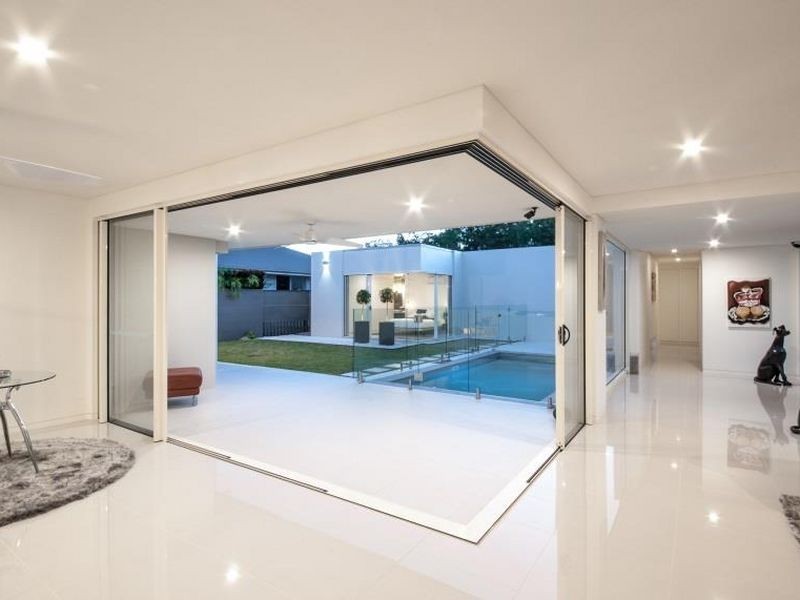 1 Spritsail Crescent, Cannonvale QLD 4802