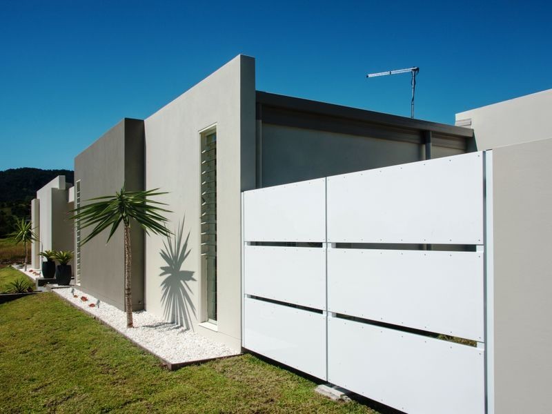 1 Spritsail Crescent, Cannonvale QLD 4802