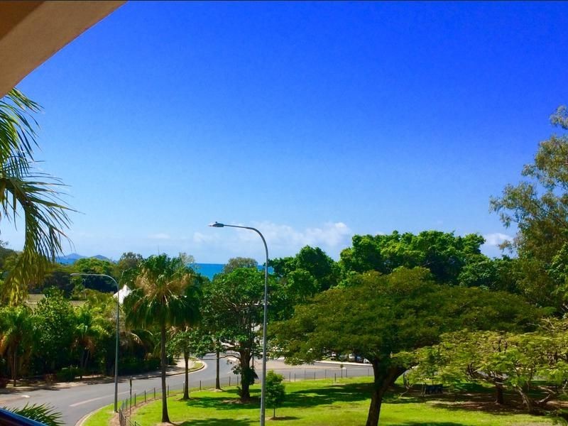 Unit 13/20 Island Drive, Cannonvale QLD 4802