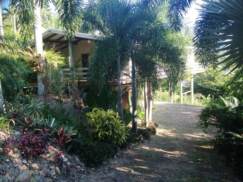 12 Adina Street, Cannonvale QLD 4802