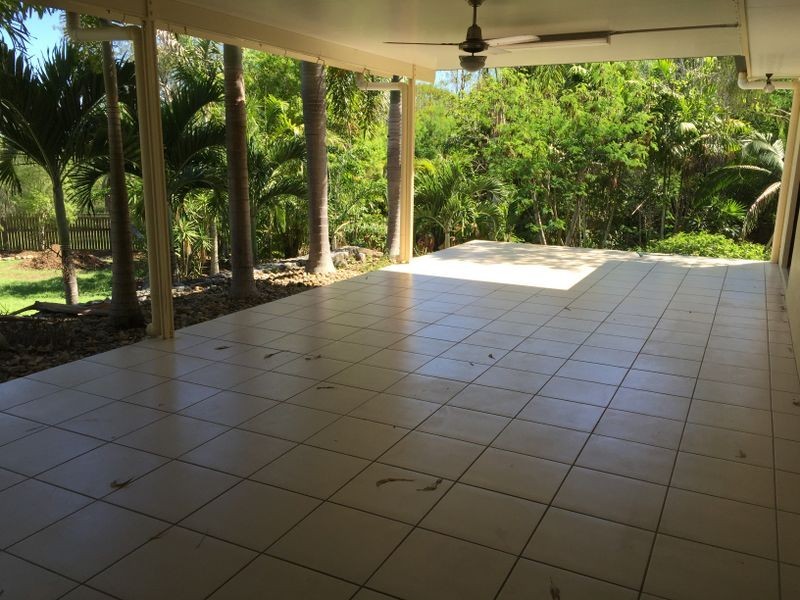 67 Parkwood Terrace, Cannonvale QLD 4802