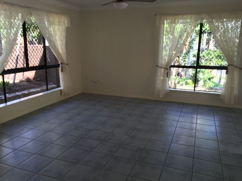 67 Parkwood Terrace, Cannonvale QLD 4802