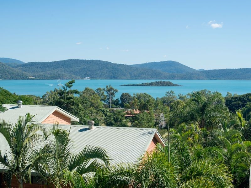 59 Eshelby Drive, Cannonvale QLD 4802