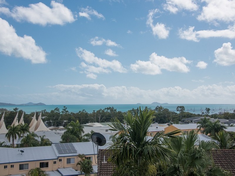 Unit 112/2 Eshelby Drive, Cannonvale QLD 4802