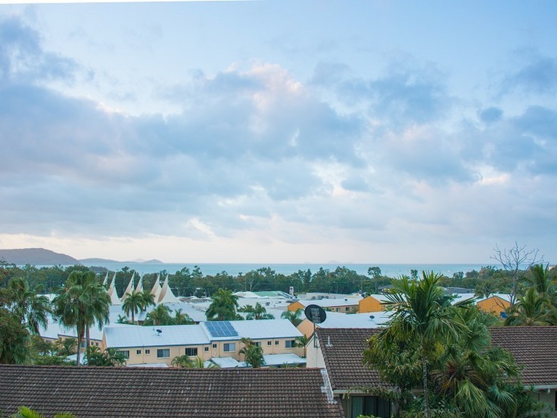 Unit 112/2 Eshelby Drive, Cannonvale QLD 4802