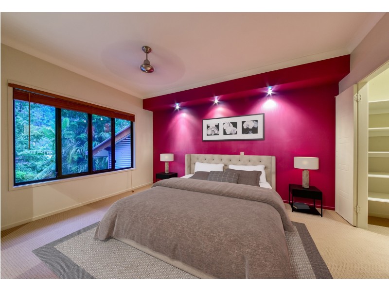 7 Golf Views Court, Cannonvale QLD 4802