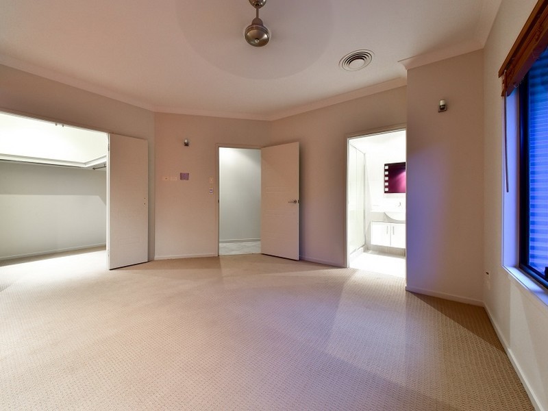 7 Golf Views Court, Cannonvale QLD 4802
