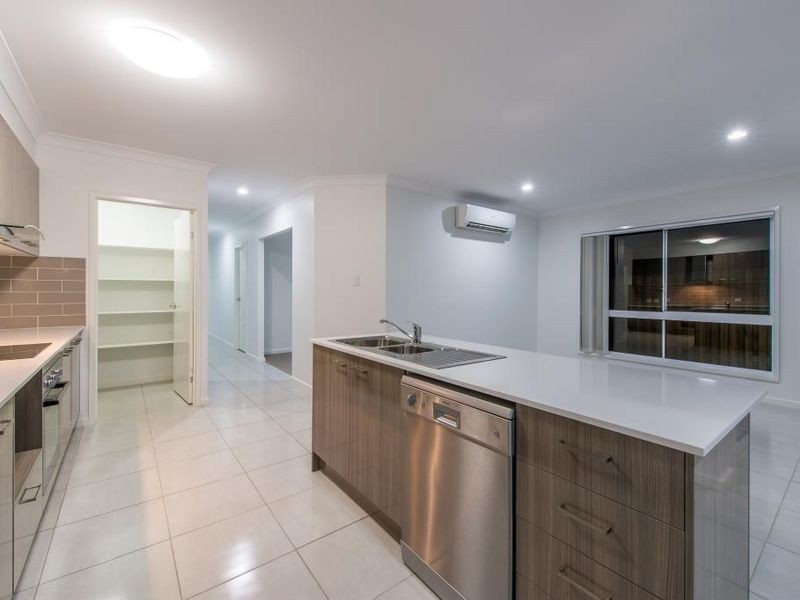 15 Spyglass Road, Cannonvale QLD 4802