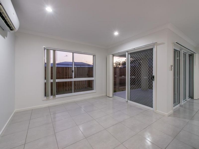 15 Spyglass Road, Cannonvale QLD 4802