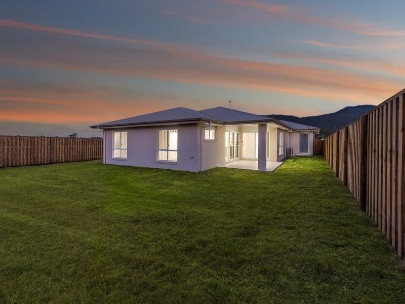15 Spyglass Road, Cannonvale QLD 4802