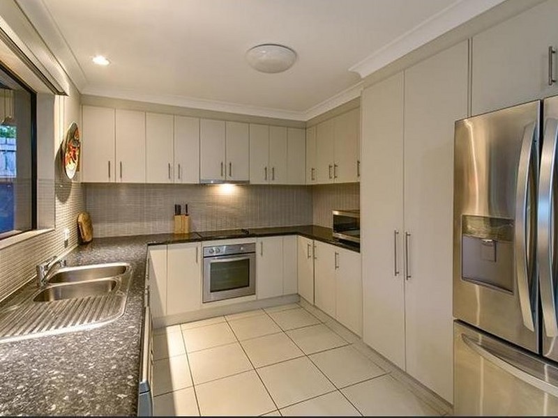 Unit 2/24 Links Drive, Cannonvale QLD 4802