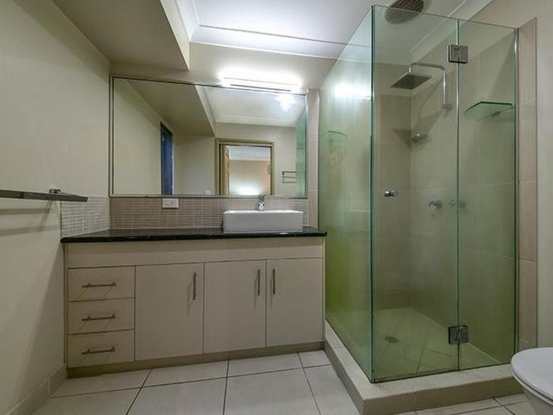 Unit 2/24 Links Drive, Cannonvale QLD 4802