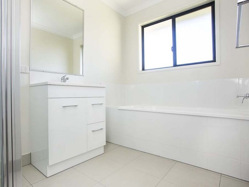 75 Macarthur Drive, Cannonvale QLD 4802