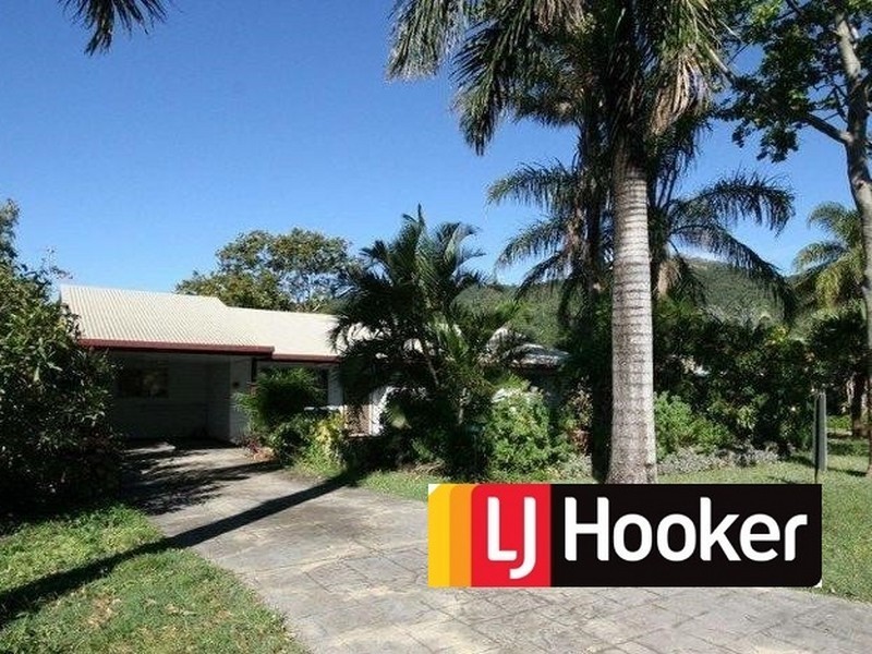 7 Grace Avenue, Cannonvale QLD 4802