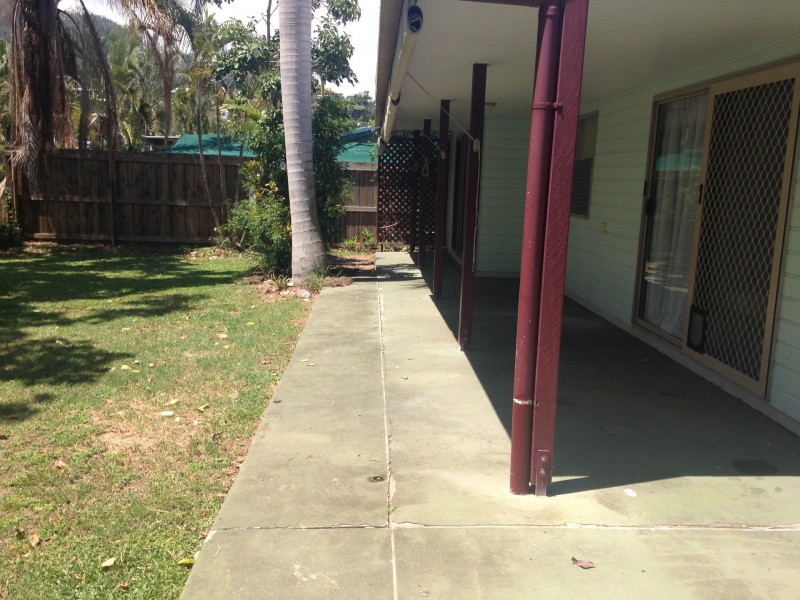 7 Grace Avenue, Cannonvale QLD 4802