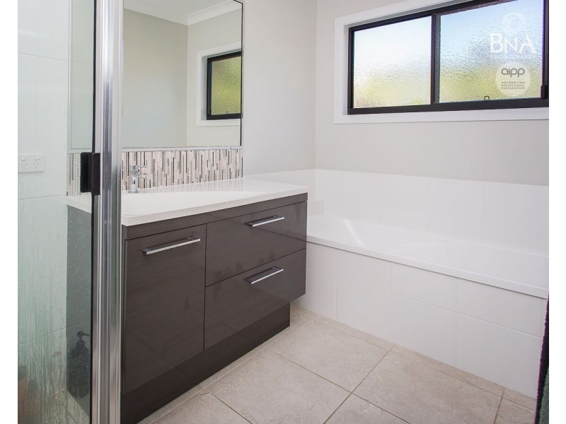 12 Scenic Ridge Drive, Cannonvale QLD 4802