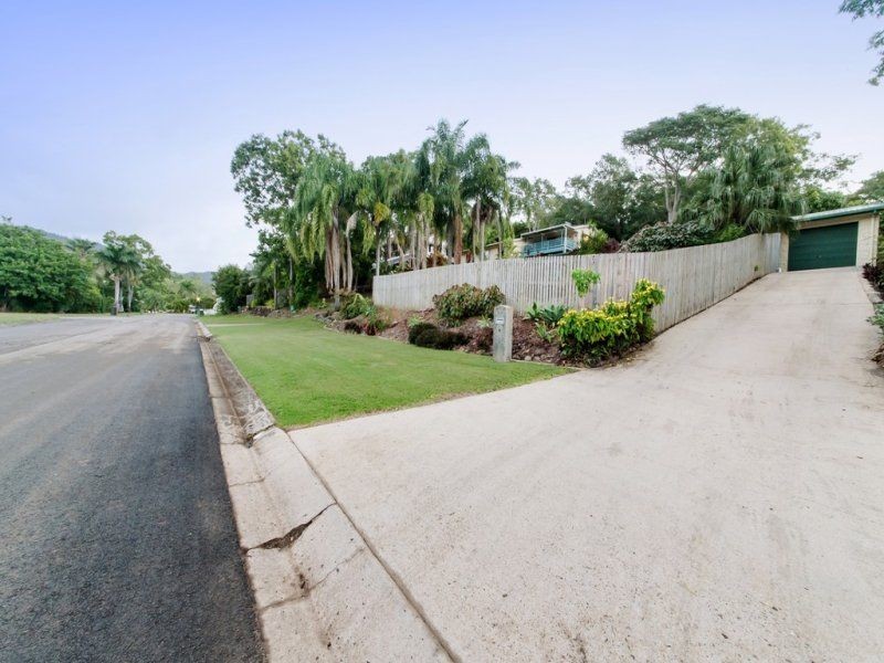 6 Grace Avenue, Cannonvale QLD 4802