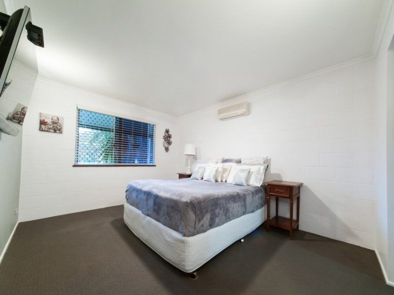 6 Grace Avenue, Cannonvale QLD 4802