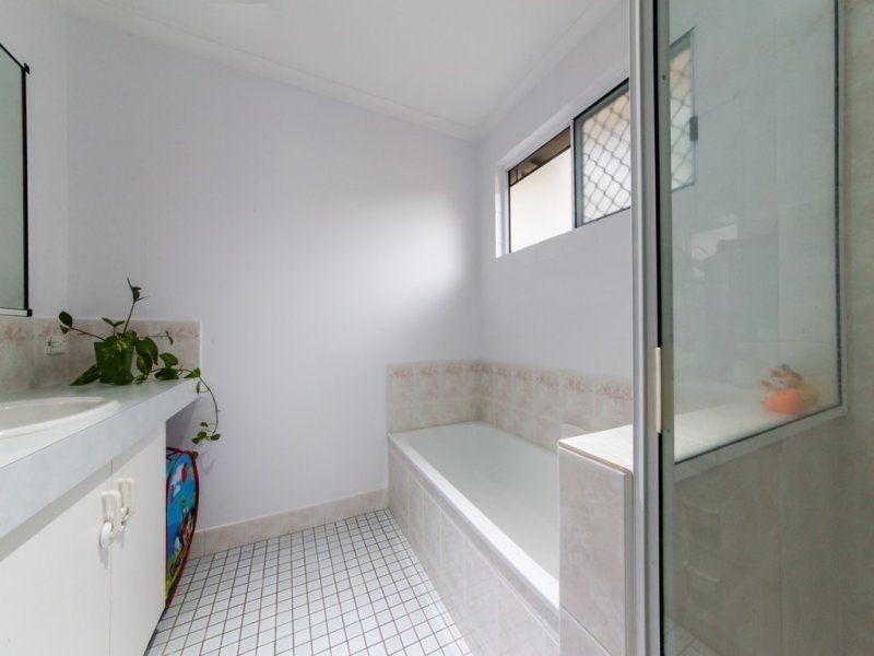 6 Grace Avenue, Cannonvale QLD 4802