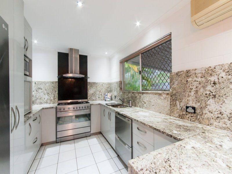 6 Grace Avenue, Cannonvale QLD 4802