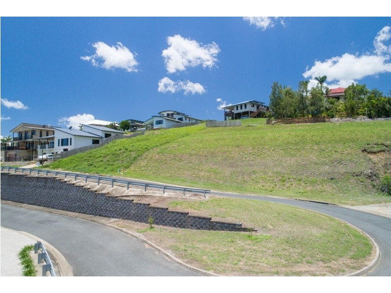 17 Whitehaven Crescent, Cannonvale QLD 4802