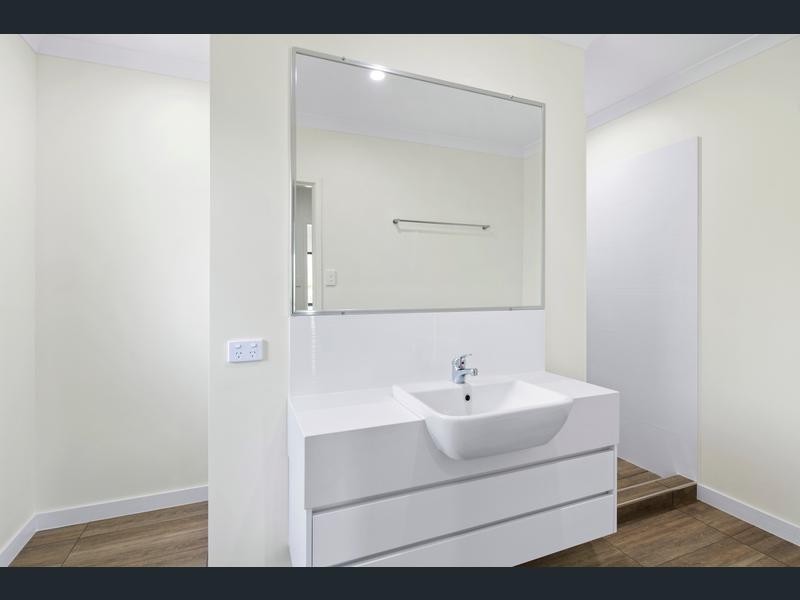 3 Scarlet Gum Crescent, Cannonvale QLD 4802