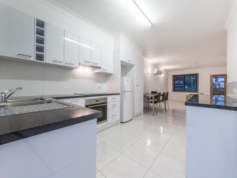 1/5 Pleasant Drive, Cannonvale QLD 4802