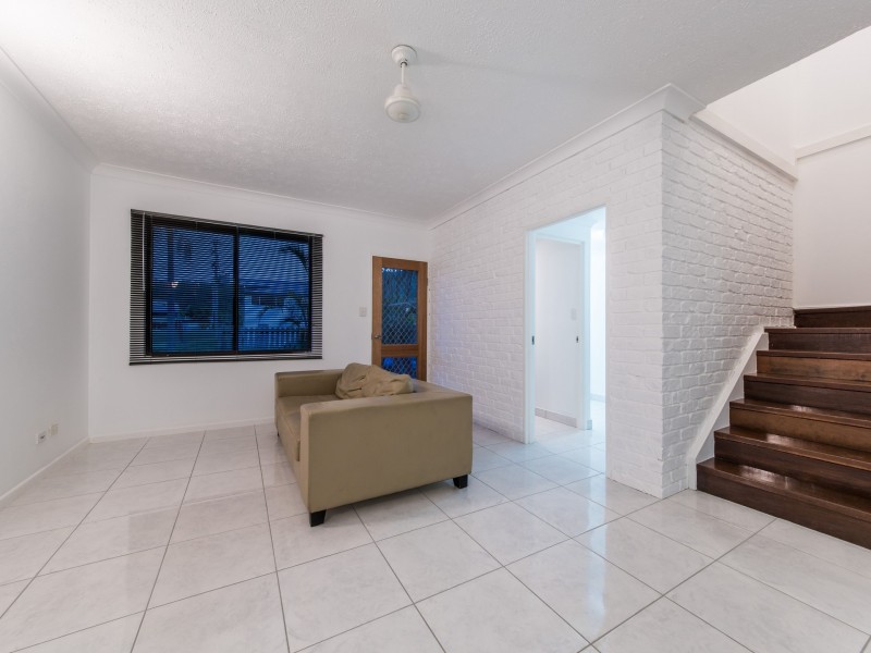 1/5 Pleasant Drive, Cannonvale QLD 4802