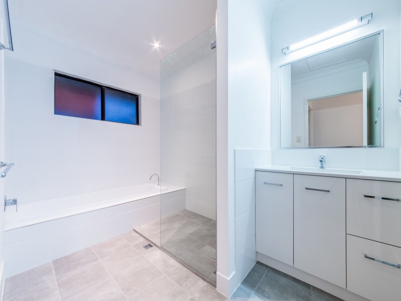 1/5 Pleasant Drive, Cannonvale QLD 4802