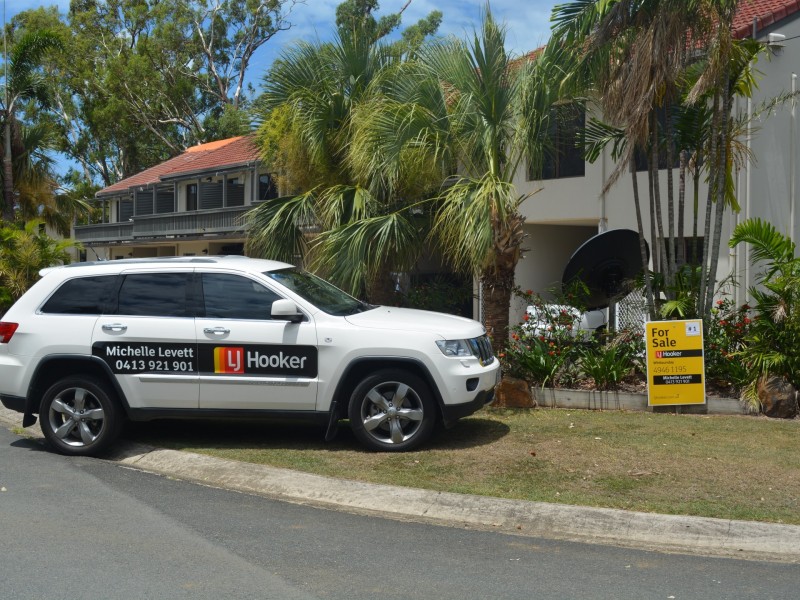 1/5 Pleasant Drive, Cannonvale QLD 4802