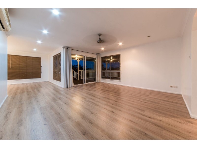 16 South Molle Boulevard, Cannonvale QLD 4802