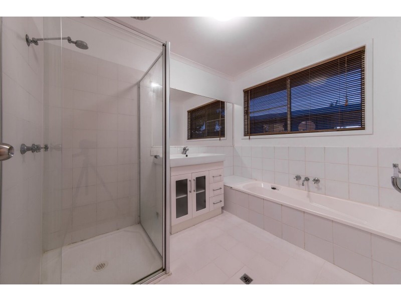 16 South Molle Boulevard, Cannonvale QLD 4802