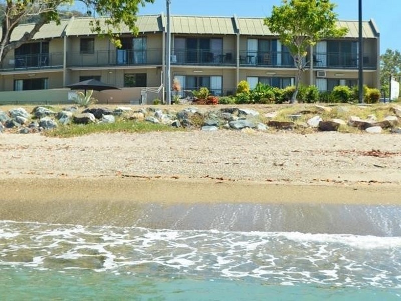 4/48 Coral Esplanade, Cannonvale QLD 4802