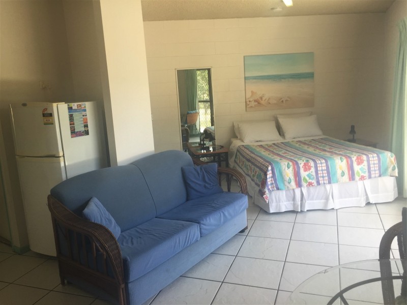 4/48 Coral Esplanade, Cannonvale QLD 4802
