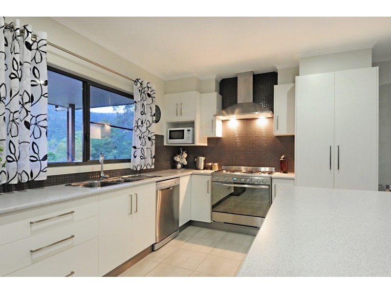 5 Scarlet Gum Crescent, Cannonvale QLD 4802