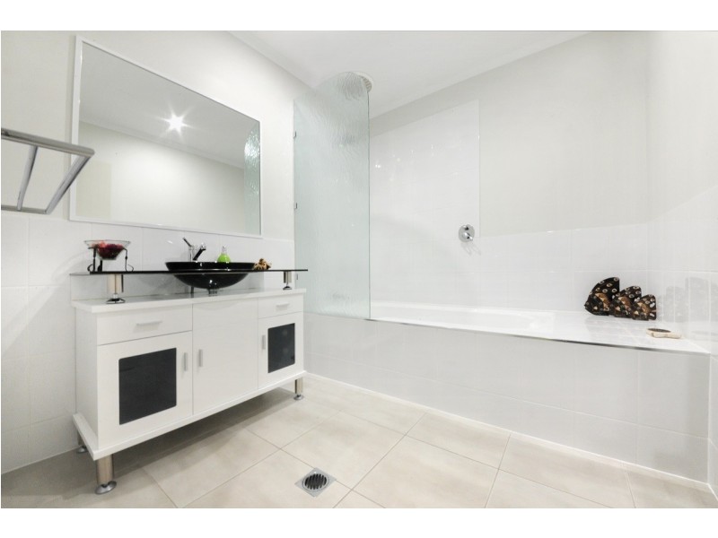 5 Scarlet Gum Crescent, Cannonvale QLD 4802