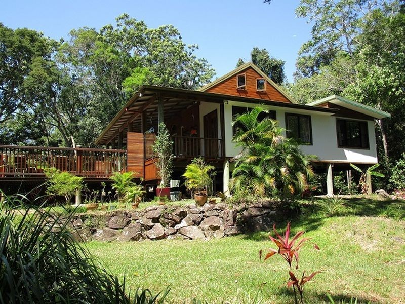 72 Hibiscus Road, Cannonvale QLD 4802