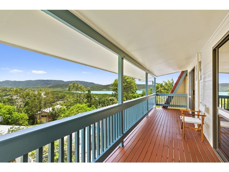 14 Woomerah Avenue, Cannonvale QLD 4802