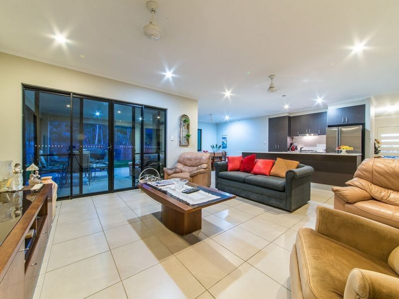 2 Jonquill Court, Cannonvale QLD 4802