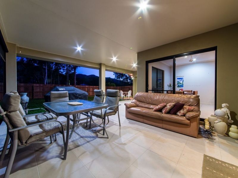 2 Jonquill Court, Cannonvale QLD 4802