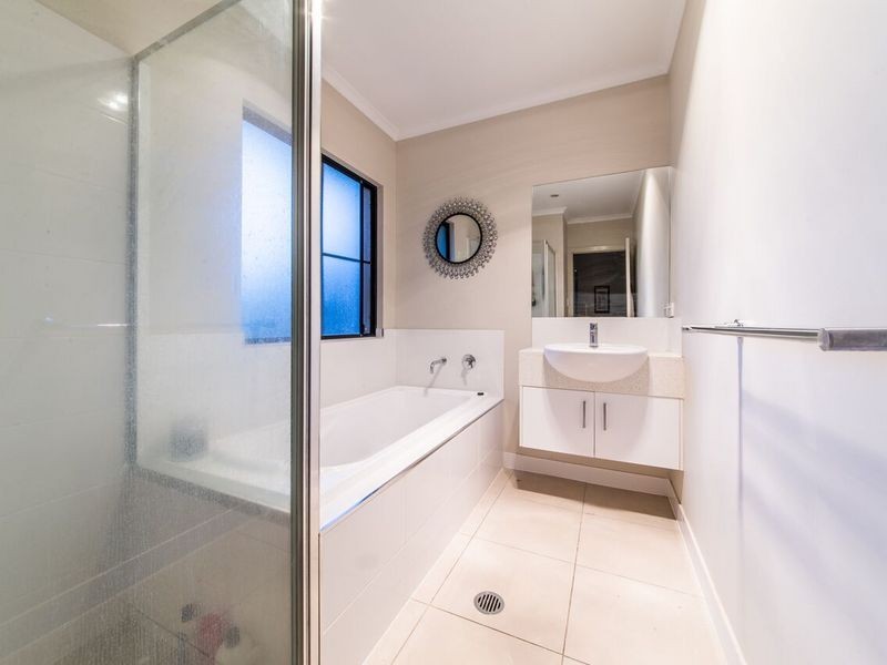 2 Jonquill Court, Cannonvale QLD 4802