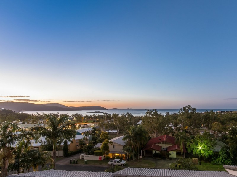 32/8-12 Eshelby Drive, Cannonvale QLD 4802