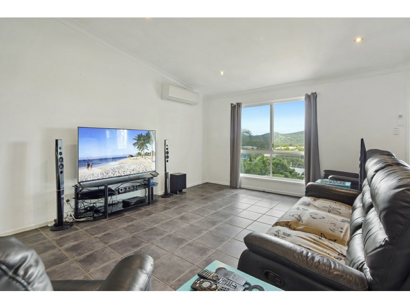 7 South Molle Bvd, Cannonvale QLD 4802