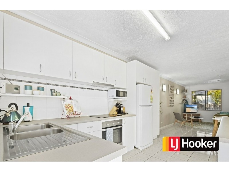3/5 Pleasant Drive, Cannonvale QLD 4802