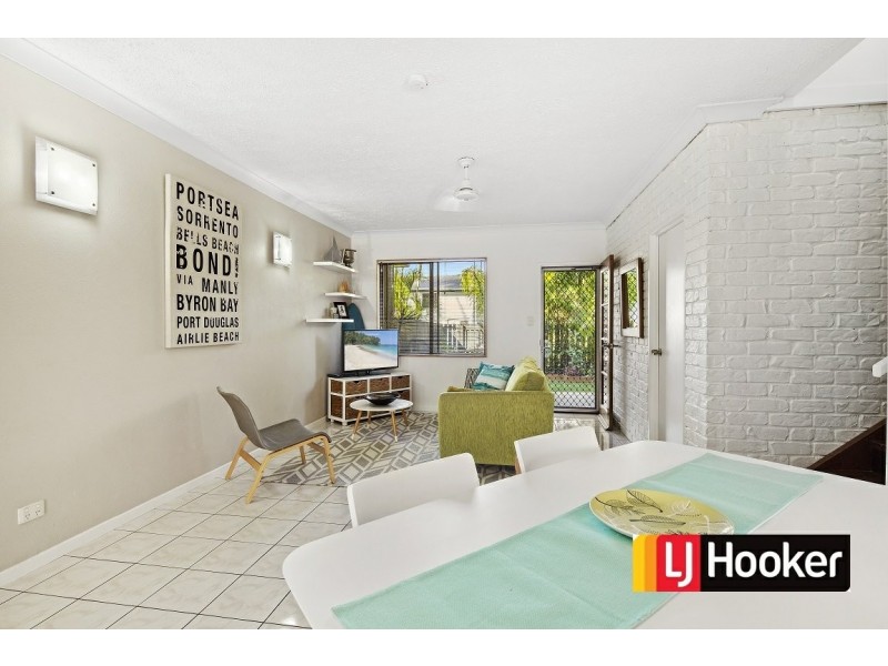 3/5 Pleasant Drive, Cannonvale QLD 4802
