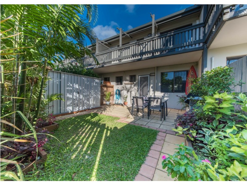 3/5 Pleasant Drive, Cannonvale QLD 4802