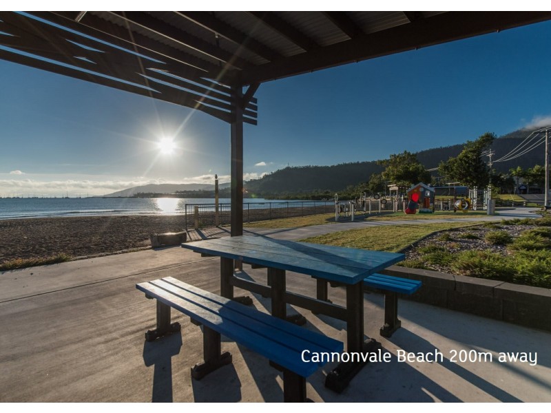 3/5 Pleasant Drive, Cannonvale QLD 4802