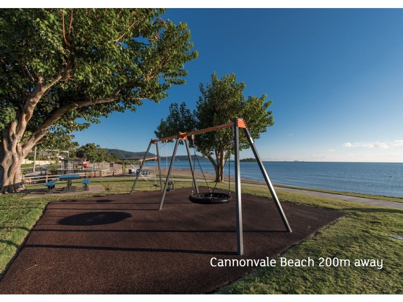 3/5 Pleasant Drive, Cannonvale QLD 4802