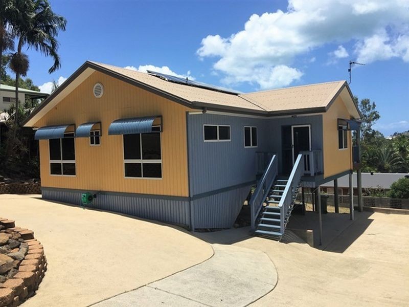 10 Country Road, Cannonvale QLD 4802