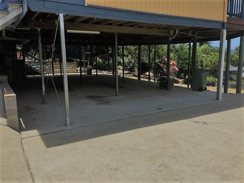 10 Country Road, Cannonvale QLD 4802